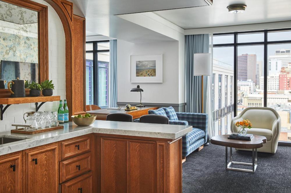 Studio Suite interior